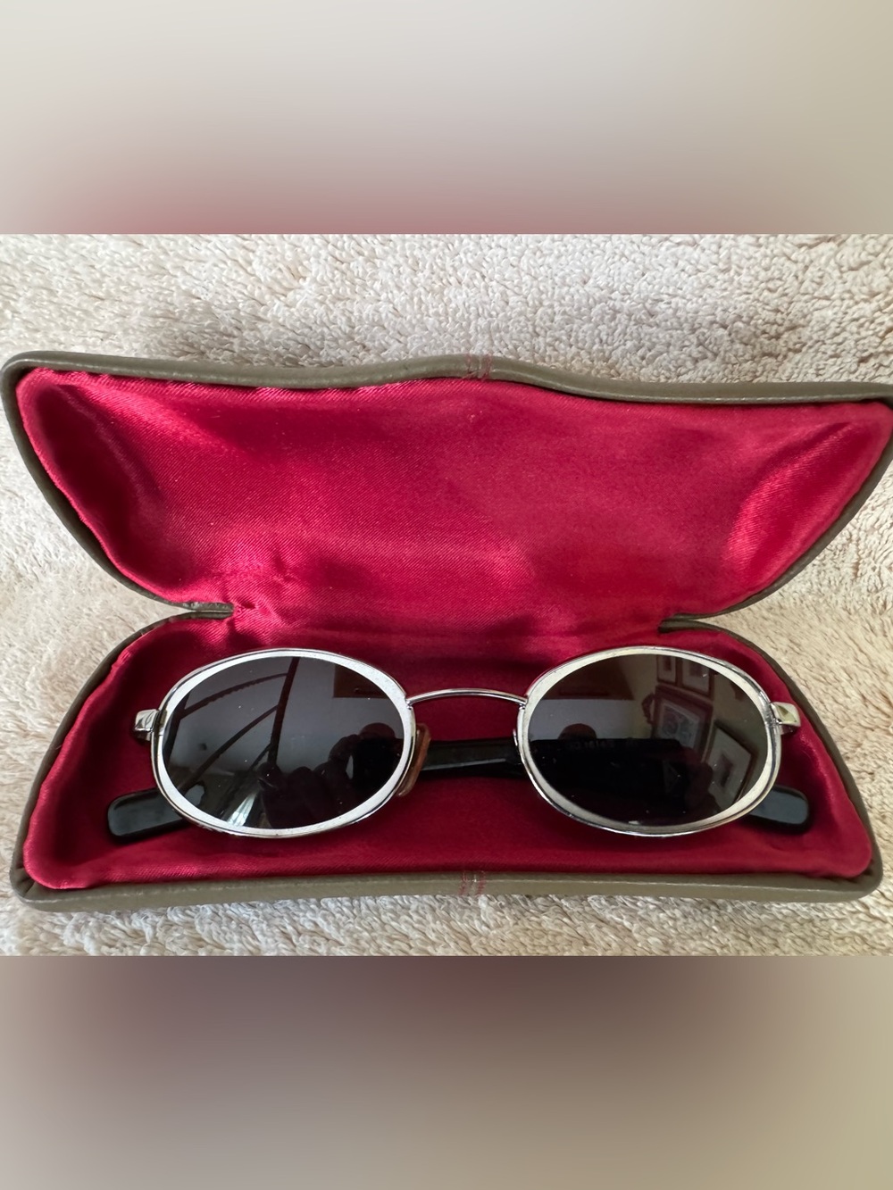 Gucci Logo Oval Lens Sunglasses